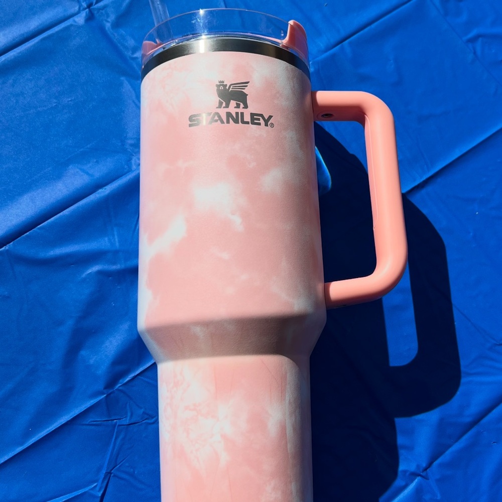 Stanley peach tie dye quencher